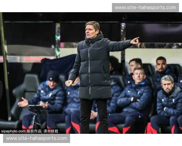纽卡斯尔遭遇伤病潮 主帅埃迪·豪如何应对轮换难题