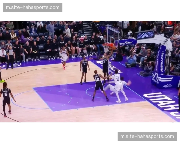 马刺文班亚马禁区统治 21分17篮板6盖帽护筐决胜